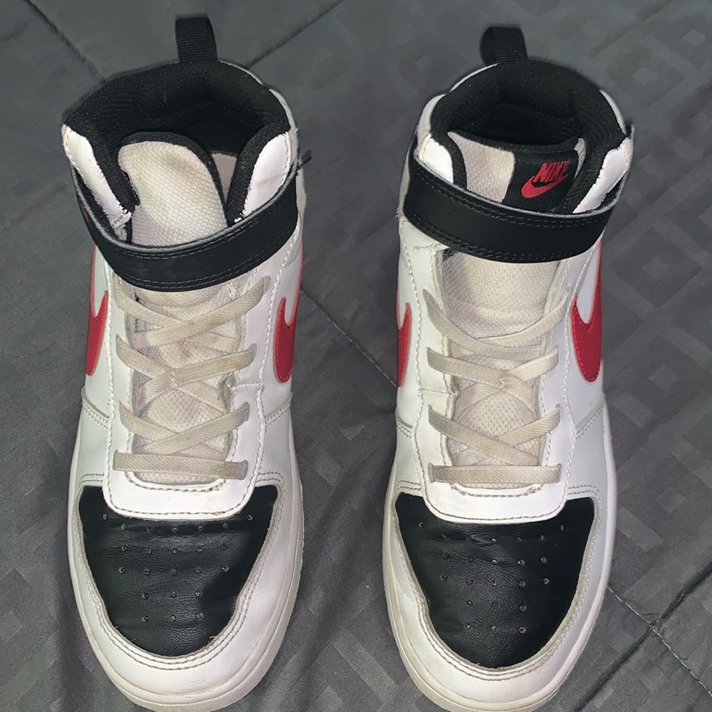 Nike Youth sz 3